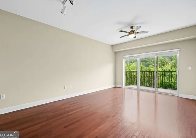 Listing Photo 4 - Condo for sale in building located at 200 River Vis Dr, Atlanta, GA 30339 - Unit #644