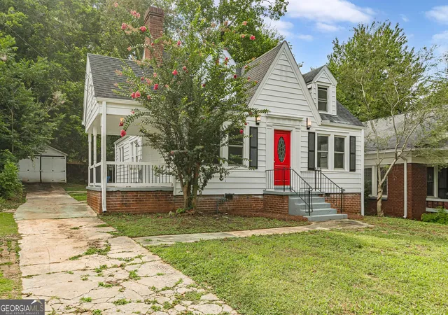 Photo 4 of Single family home for sale at 1553 Sylvan Rd SW, Atlanta, GA 30310 | MLS# 10801340 | Listing updated on 2026-09-07