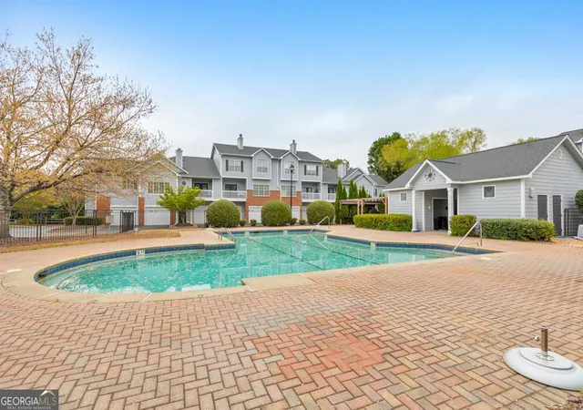 2nd image of 1002 Vinings Forest Ln SE, Smyrna, GA 30080