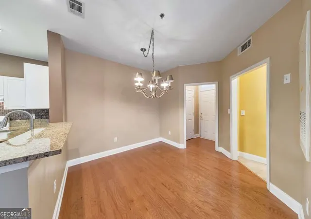 5th image of 1002 Vinings Forest Ln Se #10, Smyrna, GA 30080 | MLS# 10721703