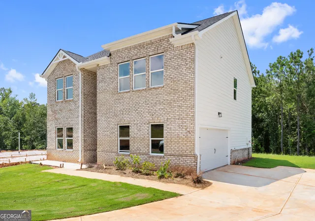 Photo 3 of Single family home for sale at 8196 Riverchase Dr, Palmetto, GA 30268 | MLS# 10819872 | Listing updated on 2026-09-13