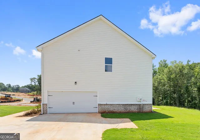 Photo 4 of Single family home for sale at 8196 Riverchase Dr, Palmetto, GA 30268 | MLS# 10819872 | Listing updated on 2026-10-04
