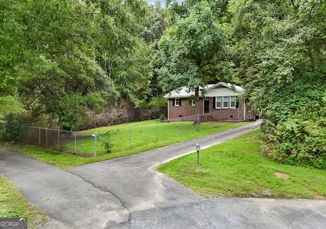 Photo 3 of Single family home for sale at 227 Cantrell Dr Sw, Plainville, GA 30733 | MLS# 10831008 | Listing updated on 2026-10-05