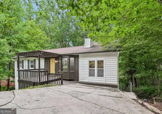 Photo 2 of Single family home for sale at 2272 Vistamont Dr, Decatur, GA 30033 | MLS# 10791323 | Listing updated on 2026-09-16