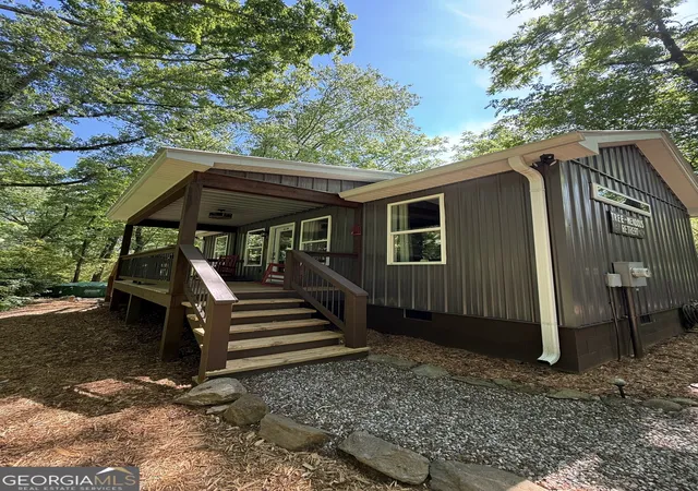 Homes for sale in Mount Airy, GA | 110 Cody Rd, Mount Airy, GA 30563 | MLS# 10768825