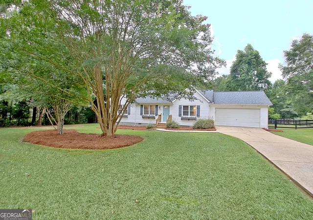 1st image of 41 Mount Carmel Rd, Senoia, GA 30276 | MLS# 10816079