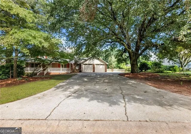 Photo 2 of Single family home for sale at 2647 Ashley Oaks Ct, Duluth, GA 30096 | MLS# 10825020 | Listing updated on 2026-09-15