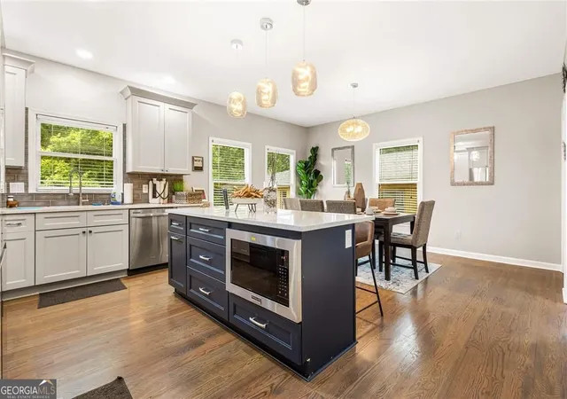 Photo 2 of Townhouse for sale at 573 Ira St Sw, Atlanta, GA 30312 | MLS# 10835597 | Listing updated on 2026-09-11