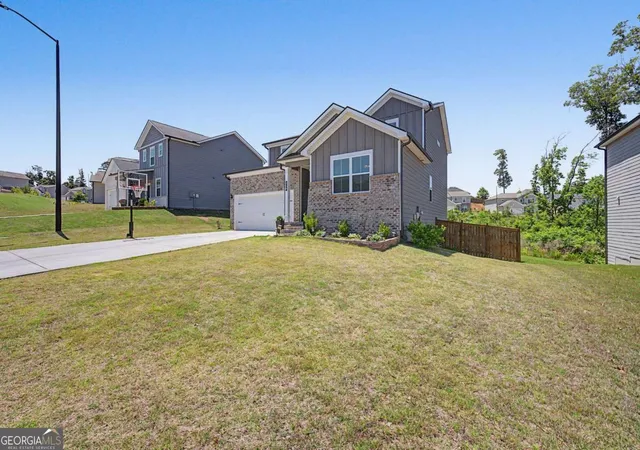 Photo 4 of Single family home for sale at 215 Summit Pointe Dr, Dallas, GA 30132 | MLS# 10767655 | Listing updated on 2026-08-28
