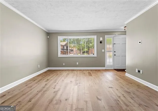 3rd image of 120 Biscayne Dr NW, Atlanta, GA 30309