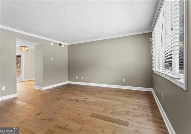 5th image of 120 Biscayne Dr NW, Atlanta, GA 30309
