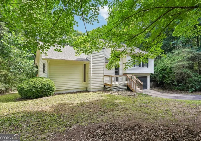 Photo 2 of Single family home for sale at 2550 Big Oaks Dr Sw, Marietta, GA 30064 | MLS# 10783721 | Listing updated on 2026-09-06