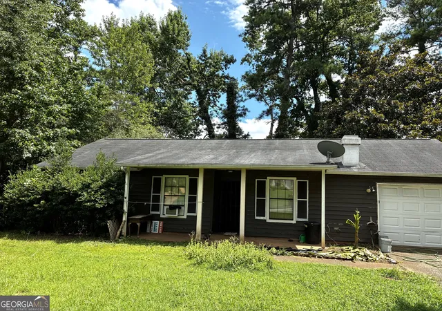 2nd image of 3901 Wood Path Dr, Stone Mountain, GA 30083 | MLS# 10814226