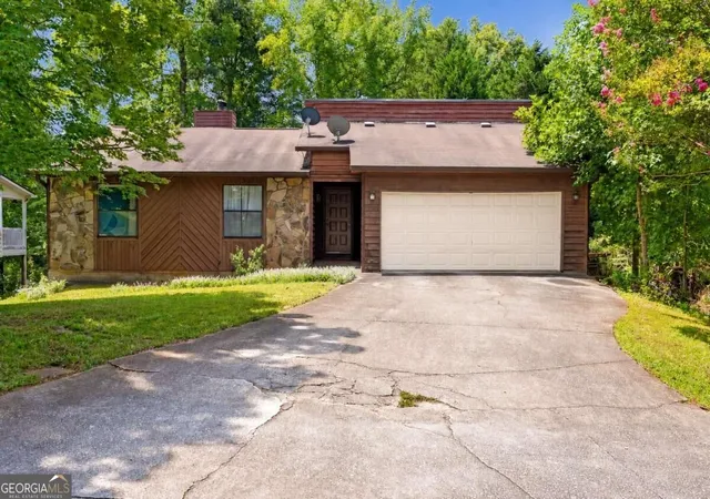Photo 1 of Sale Pending at 2829 Quinbery Dr, Snellville, GA 30039 | MLS# 10829501 | Listing updated on 2026-08-26