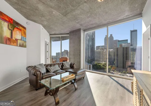 Photo 2 of Condo for sale at 400 W Peachtree St Nw #2011, Atlanta, GA 30308 | MLS# 10801303 | Listing updated on 2026-10-04