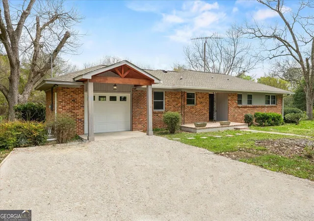 Photo 3 of Single family home for sale at 240 Newton Pl Se, Crawfordville, GA 30631 | MLS# 10828259 | Listing updated on 2026-08-19