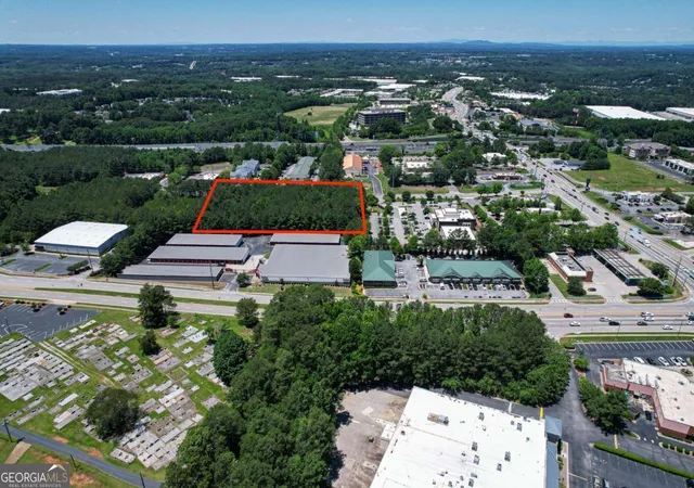 4th image of 90 Celebration Dr, Suwanee, GA 30024 | MLS# 10781580
