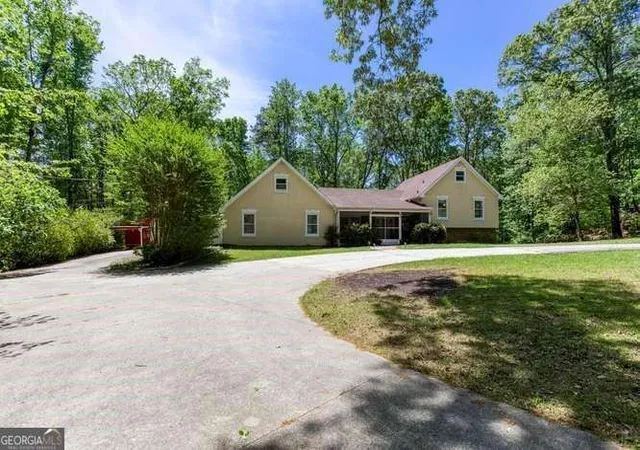 Photo 3 of Single family home for sale at 4854 Ivey Ln, Douglasville, GA 30135 | MLS# 10738520 | Listing updated on 2026-09-20