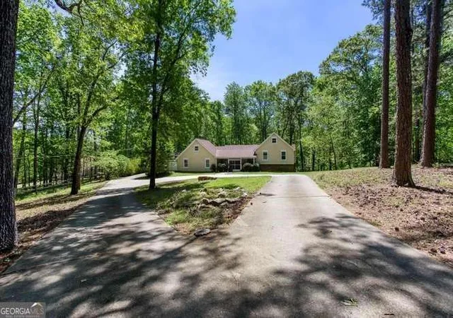 Photo 4 of Single family home for sale at 4854 Ivey Ln, Douglasville, GA 30135 | MLS# 10738520 | Listing updated on 2026-09-20