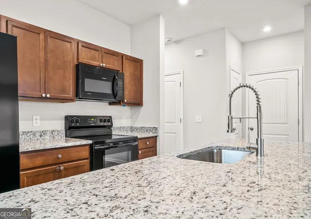 Photo 3 of Sale Pending at 25 Pippin Pl Ne, Rome, GA 30165 | MLS# 10793705 | Listing updated on 2026-09-11