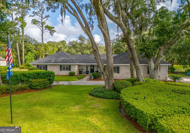 Photo 2 of Sale Pending at 135 Colonial Dr, St. Simons, GA 31522 | MLS# 10827932 | Listing updated on 2026-08-31