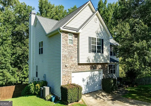 Photo 3 of Single family home for sale at 621 Wellington Ln, Monroe, GA 30655 | MLS# 10830841 | Listing updated on 2026-10-05