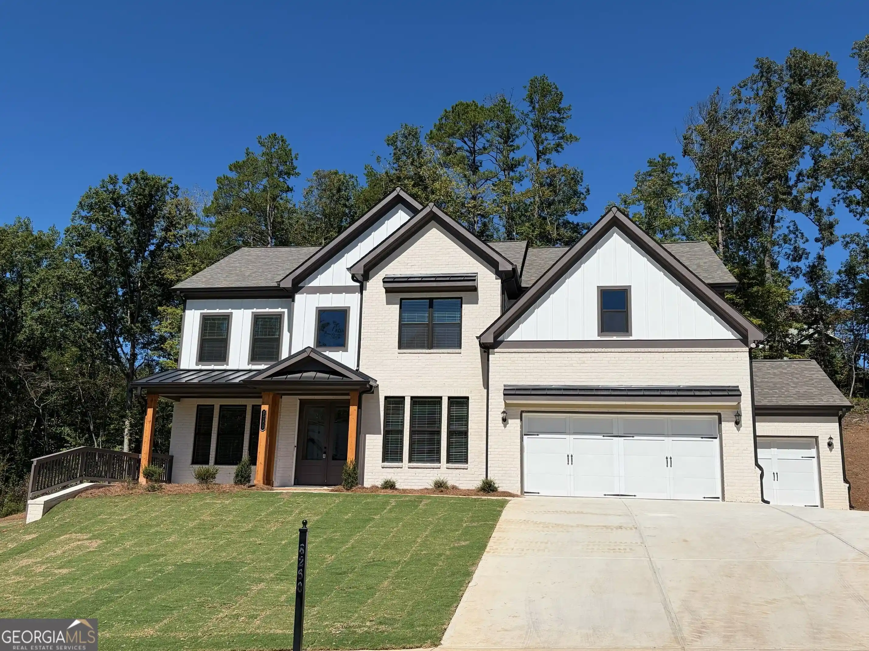 Photo 1 of Single family home for sale at 8260 Crooked Crk Dr, Cumming, GA 30028 | MLS# 10798253 | Listing updated on 2026-10-25