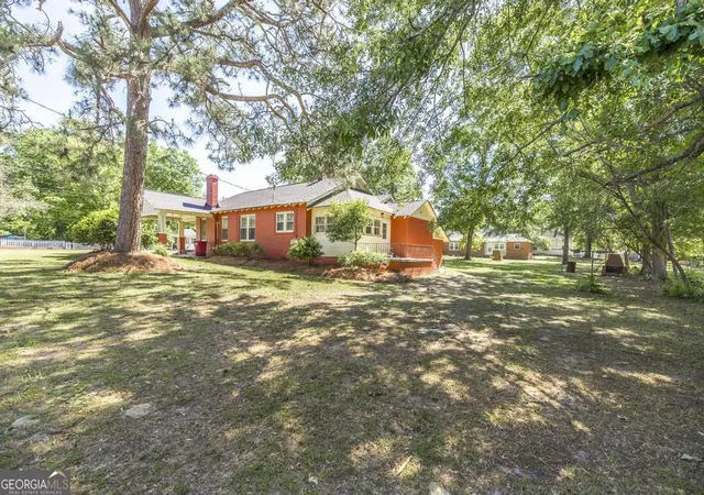 Homes for sale in Hawkinsville, GA | 197 Commerce St, Hawkinsville, GA 31036 | MLS# 10753199
