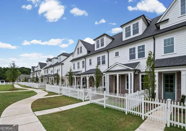 Photo 3 of Townhouse for sale at 236 Village Overlook #L3, Canton, GA 30114 | MLS# 10815696 | Listing updated on 2026-09-11