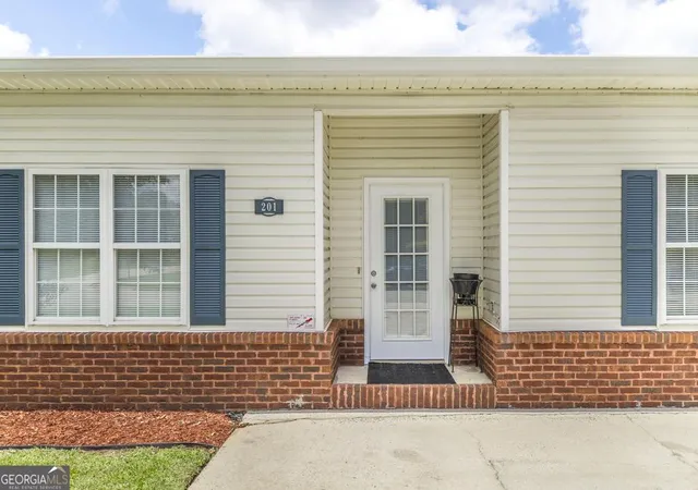 Photo 2 of Sale Pending at 201 Bradford Dr, Byron, GA 31008 | MLS# 10811755 | Listing updated on 2026-09-07
