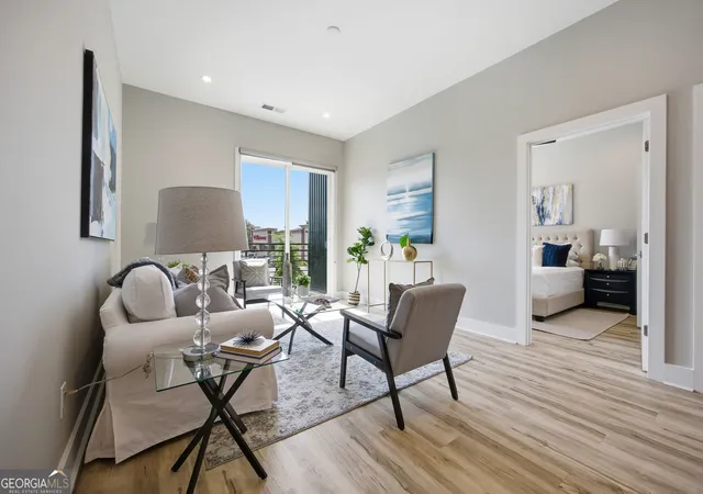 Listing Photo 4 - Condo for sale in building located at 1155 Custer Ave Se, Atlanta, GA 30316 - Unit #201