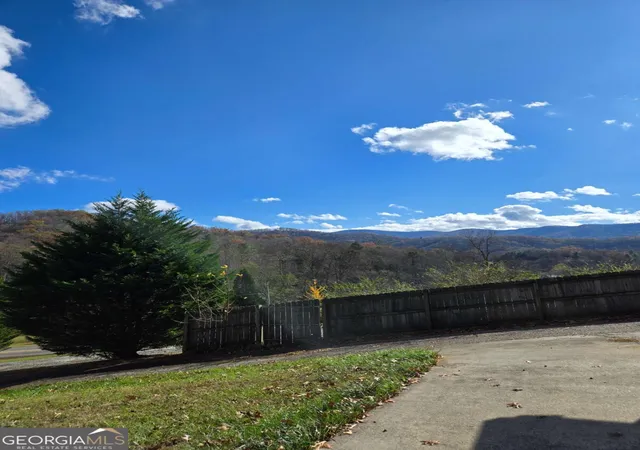 Photo 2 of Single family home for sale at 325 Scataway Rd, Hiawassee, GA 30546 | MLS# 10462857 | Listing updated on 2026-01-30