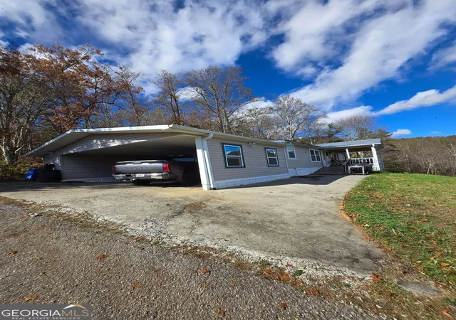 Photo 2 of Single family home for sale at 325 Scataway Rd, Hiawassee, GA 30546 | MLS# 10462857 | Listing updated on 2026-01-30