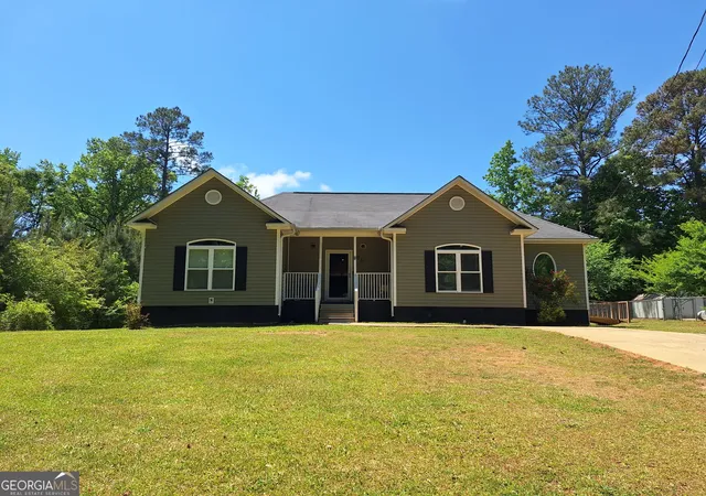 Homes for sale in Lafayette, AL | 806 Springfield Cir, Lafayette, AL 36862 | MLS# 10758722