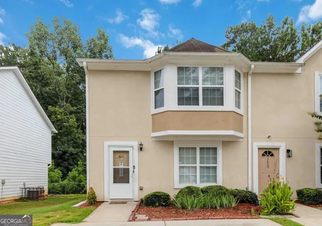 Townhouse for sale at 3011 Fields Dr, Lithonia, GA 30038 | MLS# 10821960