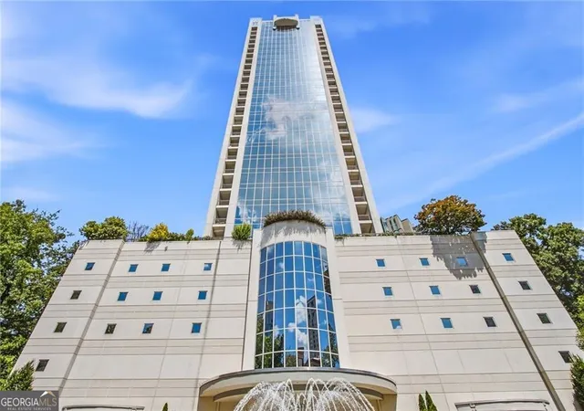 Photo 2 of Condo for sale at 2828 Peachtree Rd NW #2402, Atlanta, GA 30305 | MLS# 10789663 | Listing updated on 2026-09-13