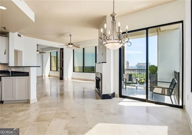 Photo 4 of Condo for sale at 2828 Peachtree Rd NW #2402, Atlanta, GA 30305 | MLS# 10789663 | Listing updated on 2026-09-13