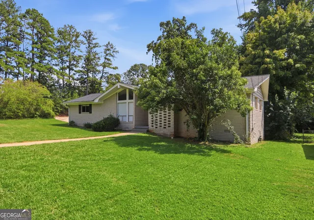 Photo 2 of Single family home for sale at 3679 Mecklinburg Pl, Decatur, GA 30032 | MLS# 10835441 | Listing updated on 2026-09-11