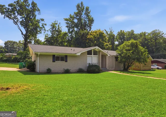 Photo 2 of Single family home for sale at 3679 Mecklinburg Pl, Decatur, GA 30032 | MLS# 10835441 | Listing updated on 2026-09-11