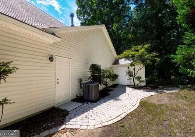 3rd image of 1265 Cedar Oak Lane, Lawrenceville, GA 30043 | MLS# 10816116