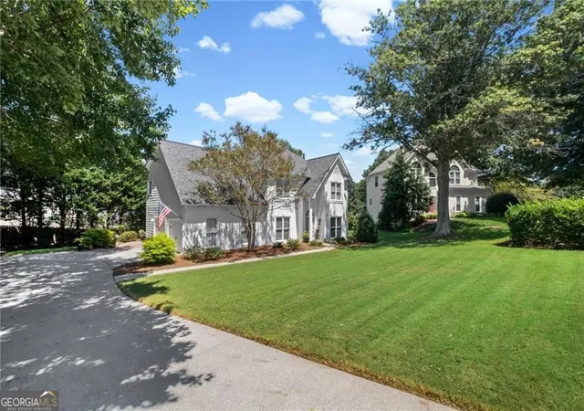 Photo 2 of Sale Pending at 230 Greystone Ct, Roswell, GA 30075 | MLS# 10830683 | Listing updated on 2026-09-04