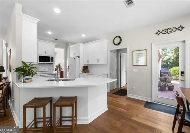 Photo 4 of Sale Pending at 230 Greystone Ct, Roswell, GA 30075 | MLS# 10830683 | Listing updated on 2026-09-04
