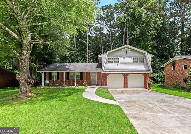 Photo 3 of Single family home for sale at 815 Dunleith Ct, Stone Mountain, GA 30083 | MLS# 10810875 | Listing updated on 2026-09-17