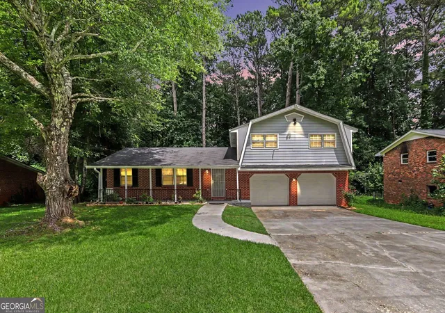 Photo 3 of Single family home for sale at 815 Dunleith Ct, Stone Mountain, GA 30083 | MLS# 10810875 | Listing updated on 2026-09-20