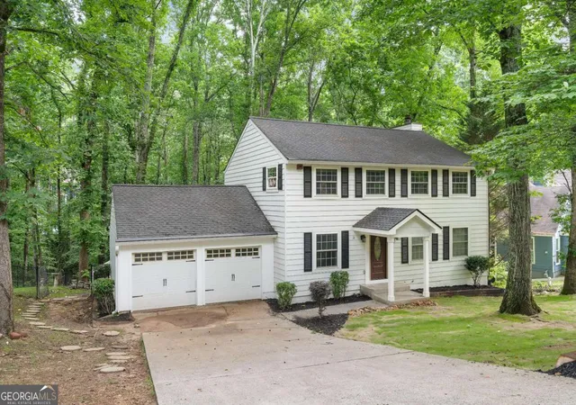 Photo 1 of Single family home for sale at 1700 Ellenwood Dr Ne, Roswell, GA 30075 | MLS# 10775122 | Listing updated on 2026-09-12