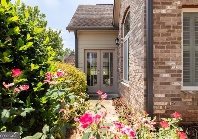 Photo 3 of Sale Pending at 6129 Brookhaven Cir, Johns Creek, GA 30097 | MLS# 10818145 | Listing updated on 2026-09-16