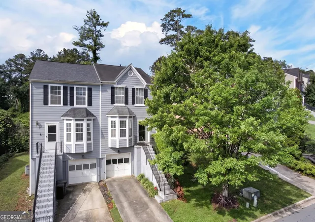 Photo 3 of Townhouse for sale at 136 Bridge View Dr, Marietta, GA 30066 | MLS# 10773941 | Listing updated on 2026-09-17