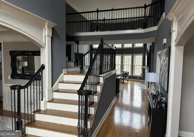 Photo 2 of Single family home for sale at 5185 Barrington Tr Dr Sw, Atlanta, GA 30331 | MLS# 10670969 | Listing updated on 2026-01-27