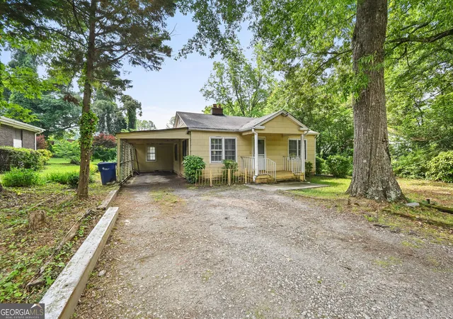 3rd image of 921 Rowland St, Clarkston, GA 30021 | MLS# 10801981