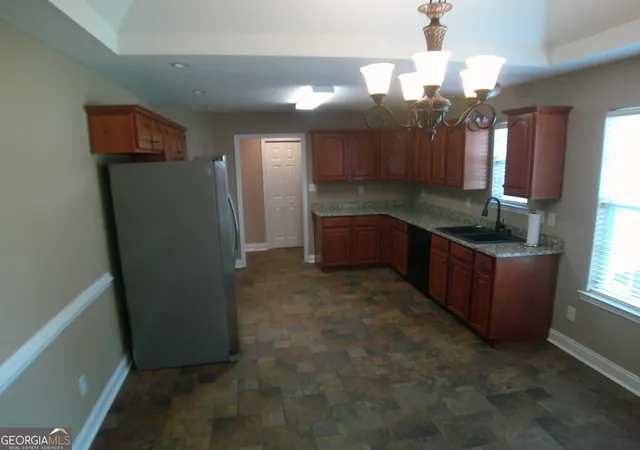 Photo 2 of Sale Pending at 709 Sark Dr, Warner Robins, GA 31088 | MLS# 10835693 | Listing updated on 2026-09-17